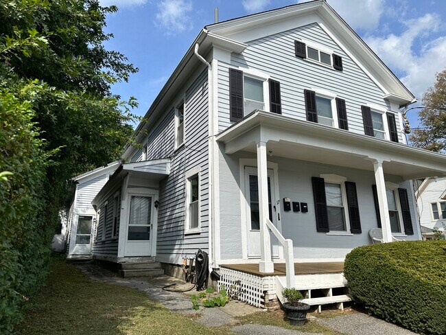 Foto del edificio - 17 Whittlesey Ave