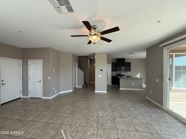 Foto del edificio - 1255 N Arizona Ave