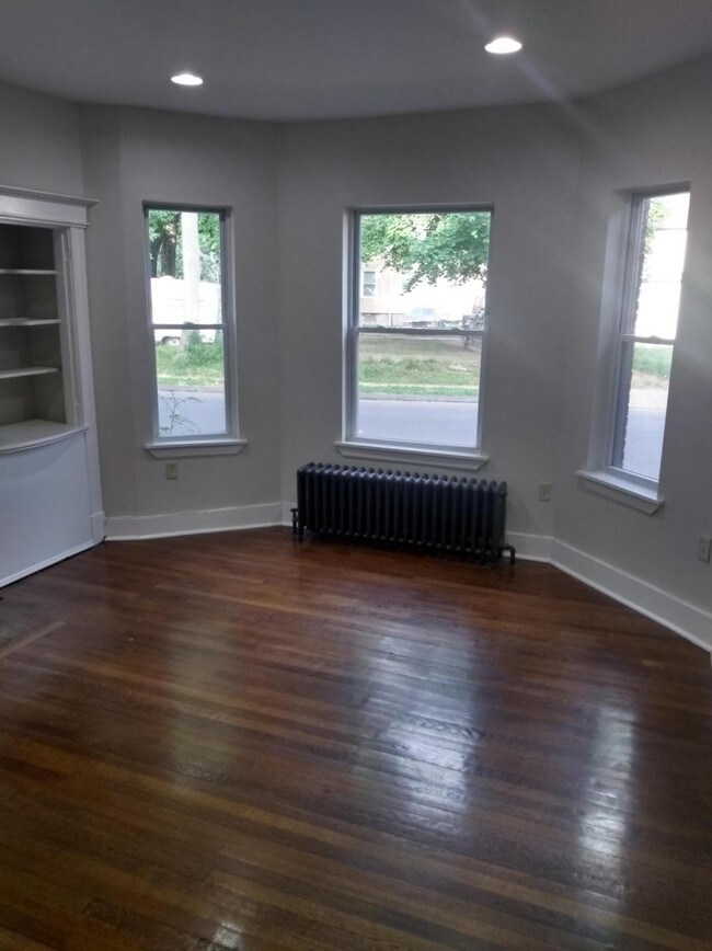 Foto del edificio - 485 Edgewood St