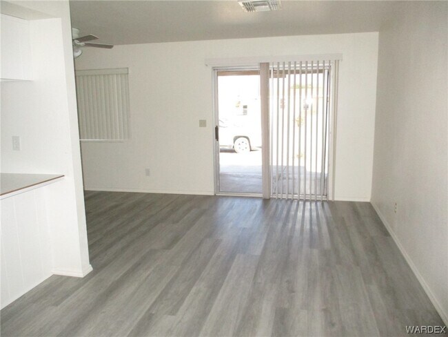Foto del edificio - 5080 La Calzada Rd