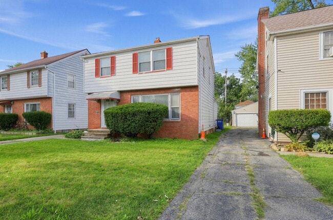 Building Photo - 3190 Ashwood Rd