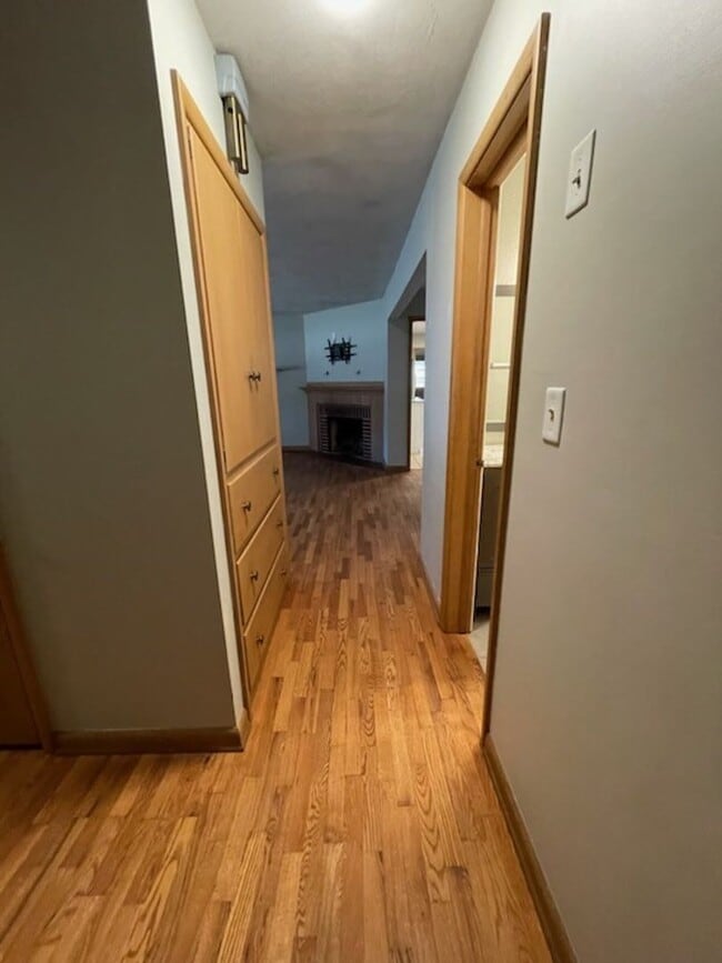 Building Photo - GREAT LOCATION!! Close to Mercy Hospital!