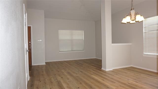 Foto del edificio - 5839 Midnight Ln