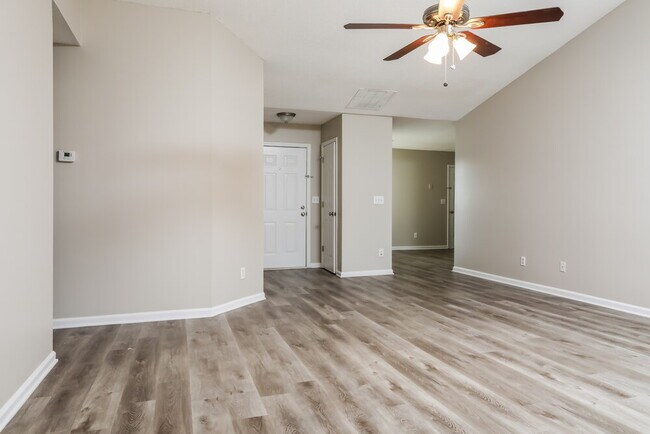 Building Photo - 2662 Sam Calvin Dr