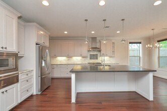 Building Photo - 5413 De Milo Dr