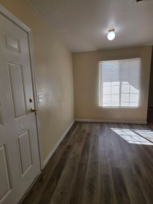 Building Photo - 722 Spring Meadow Ct