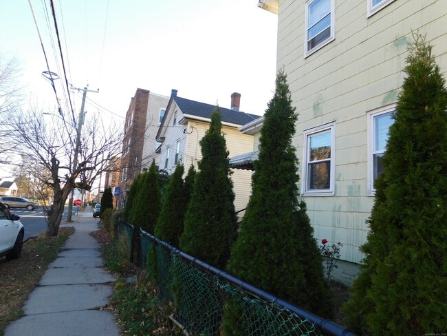 Foto del edificio - 88 Oak St