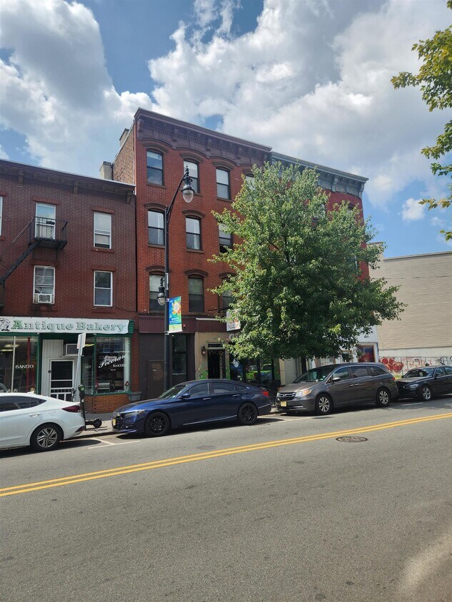 Primary Photo - 281 Newark Ave