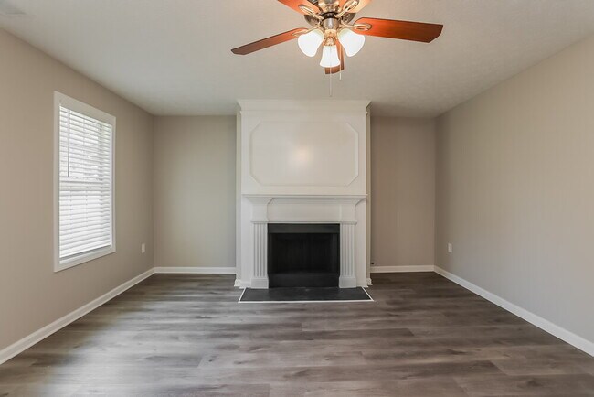 Building Photo - 733 Sinclair Way