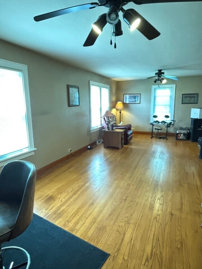 Foto del edificio - 1641 N 4650th Rd