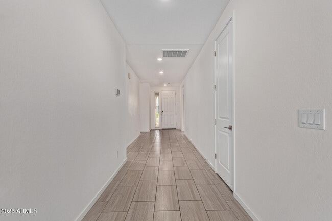 Building Photo - 4402 Bush Bean Way