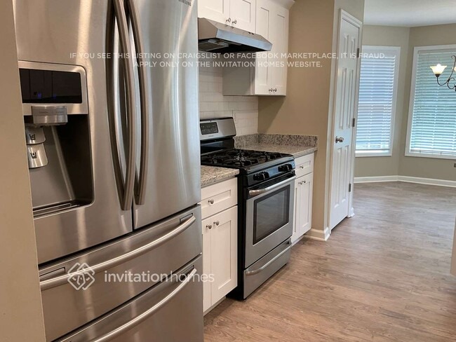 Building Photo - 7555 Golden Sands Dr