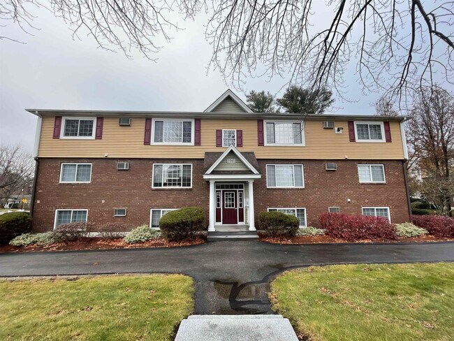 Foto del edificio - 3981 Brown Ave