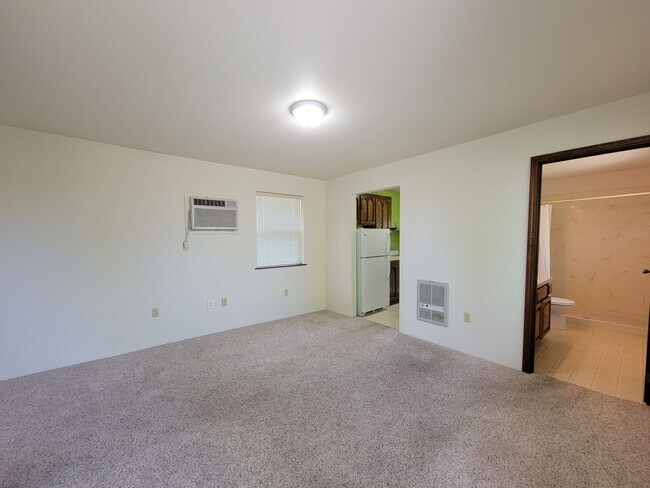 Building Photo - Cute Tiny Home for Rent
