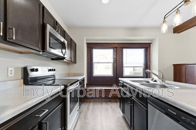 Foto del edificio - 1306 Woodlawn Ave