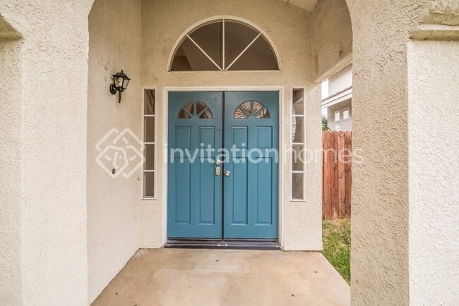 Building Photo - 16040 Peach Tree Ln