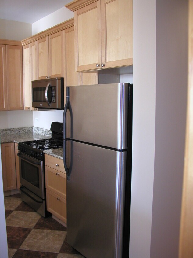 Primary Photo - 4520 W Irving Park Rd