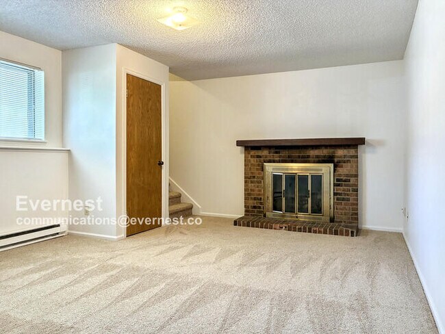 Foto del edificio - 836 Vanderbilt Ct