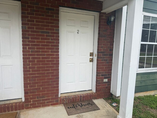 Foto del edificio - 2540 Barnesdale Wy