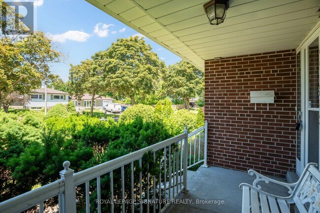 Photo du bâtiment - 141 Oakmeadow Blvd