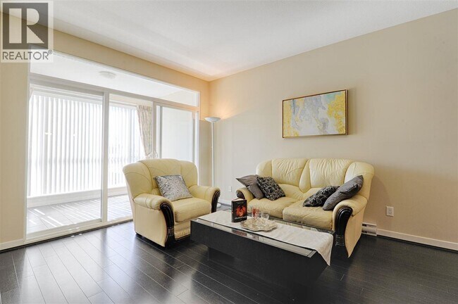 Photo du bâtiment - 2239 Kingsway