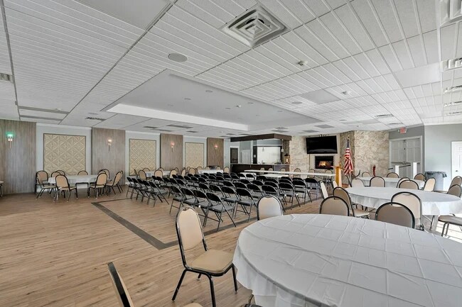 Foto del edificio - 586 Blue Ridge Dr