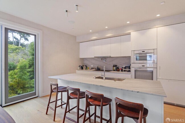 Foto del edificio - 754 Lake St