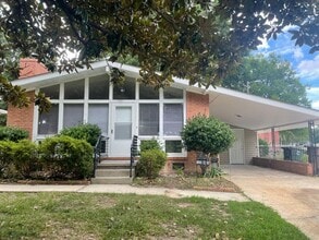 Building Photo - 1305 Willow Rd