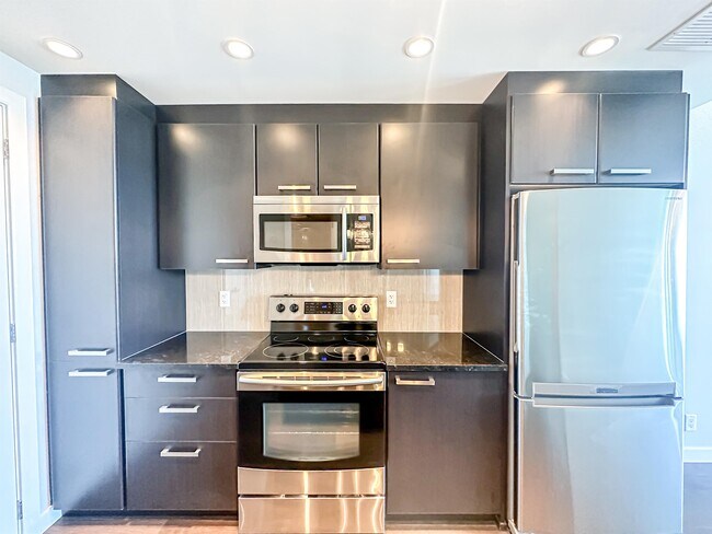 Building Photo - 225-211 11 Ave SE