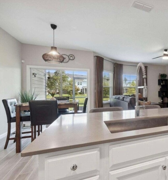 Building Photo - 357 Boracay Cir