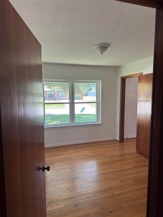Building Photo - 946 Stonecrest Dr