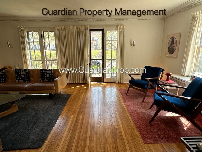 Foto del edificio - Lake is the Isles Single Family Home, 2 Car Garage, Dishwasher, Fenced Yard