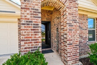 Building Photo - 2015 Treasure Mountain Dr Building Photo - 2015 Treasure Mountain Dr
