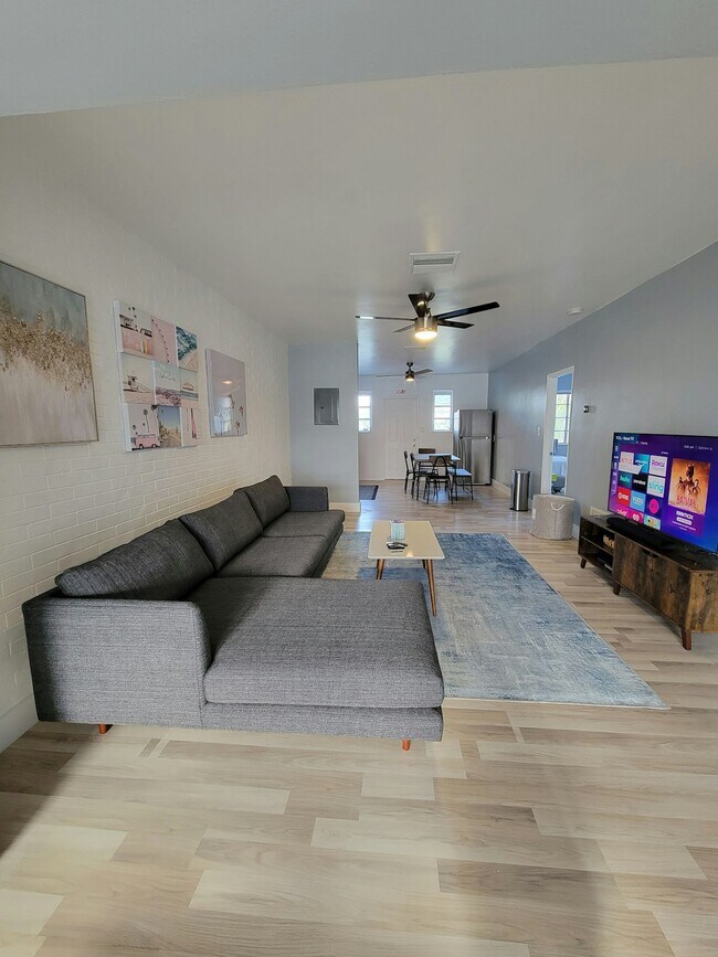 Foto del edificio - 2215 N 20th Ave