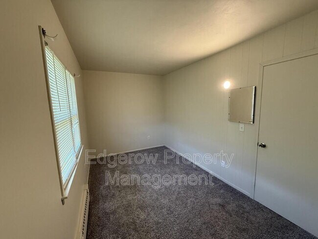 Foto del edificio - 13827 Ironwood Dr NW