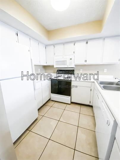 Foto del edificio - 562 Woodland Ave