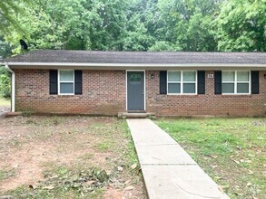 Building Photo - 117 Hill Pine Trail