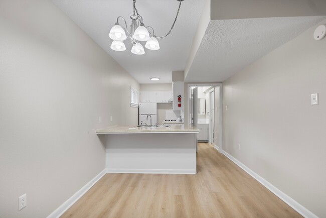 Building Photo - 901 Raguet St