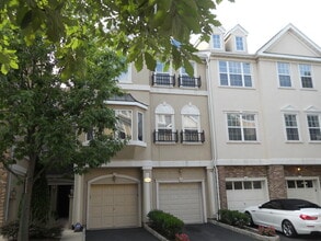 Building Photo - 10 Devonshire Dr