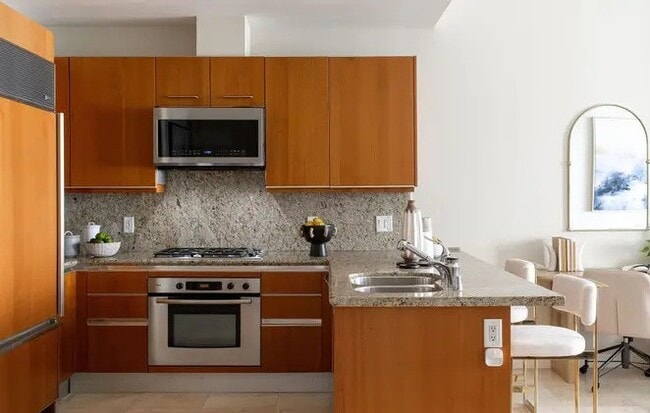 Foto del edificio - 550 Front St