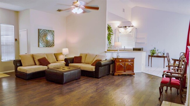 Building Photo - 2308 Spring Wagon Ln