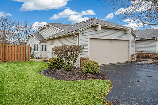 Building Photo - 752 Hilltop Ln