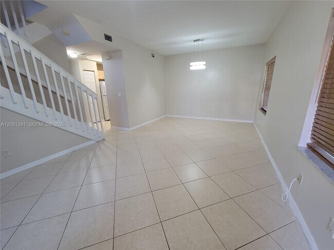 Foto del edificio - 2335 Mariner Ct