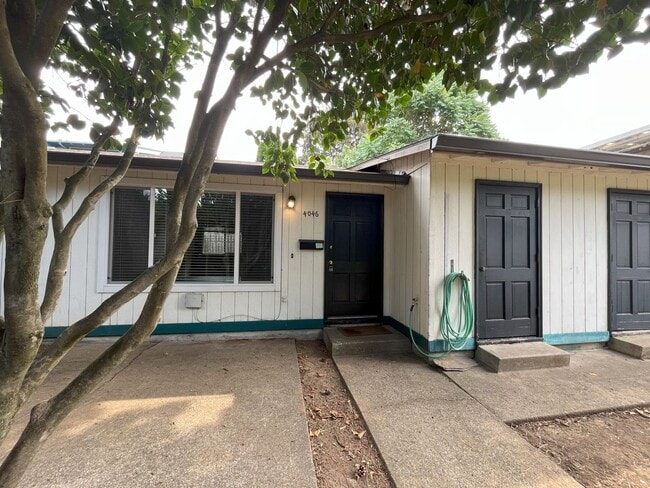 Building Photo - Cozy & Functional 800 Sq. Ft. Home with Ou...