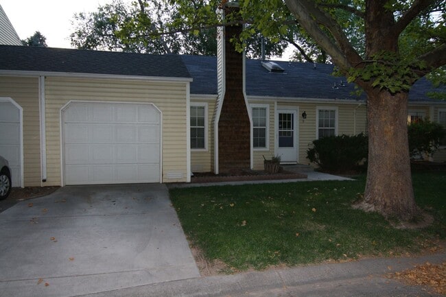 Building Photo - 5 Cognac Ct