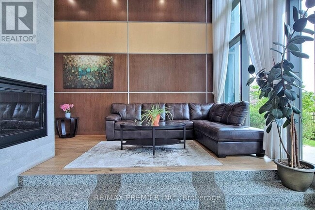 Photo du bâtiment - 88 Grangeway Ave
