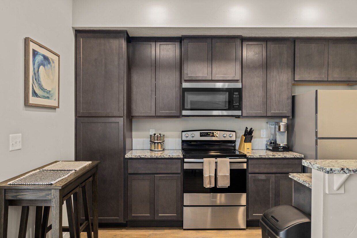 Foto principal - Beautiful Home in Garden City!
