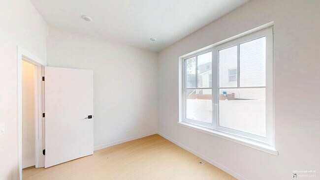 Foto del edificio - 24 Mt Pleasant St