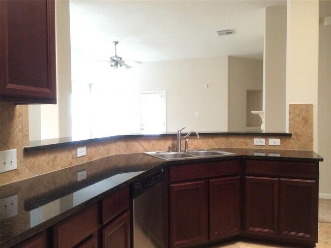 Building Photo - 6018 Twin Creek