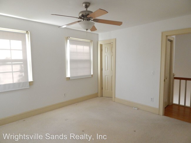 Building Photo - 2 br, 2.5 bath House - 525 S. Front Street